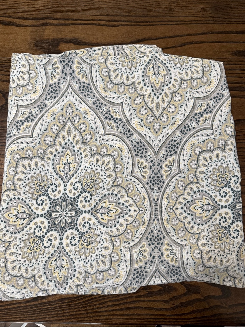 Classic Paisley Print Standard Shower curtain in White and Gray